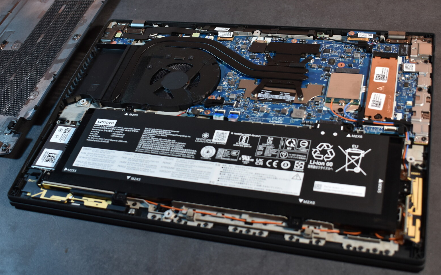 How to replace and fix Lenovo thinkpad P16 Gen 3 T16g Gen 3 LCD Cable OLED DC02C01AC10 (Lenovo ThinkPad T16 Gen 2)